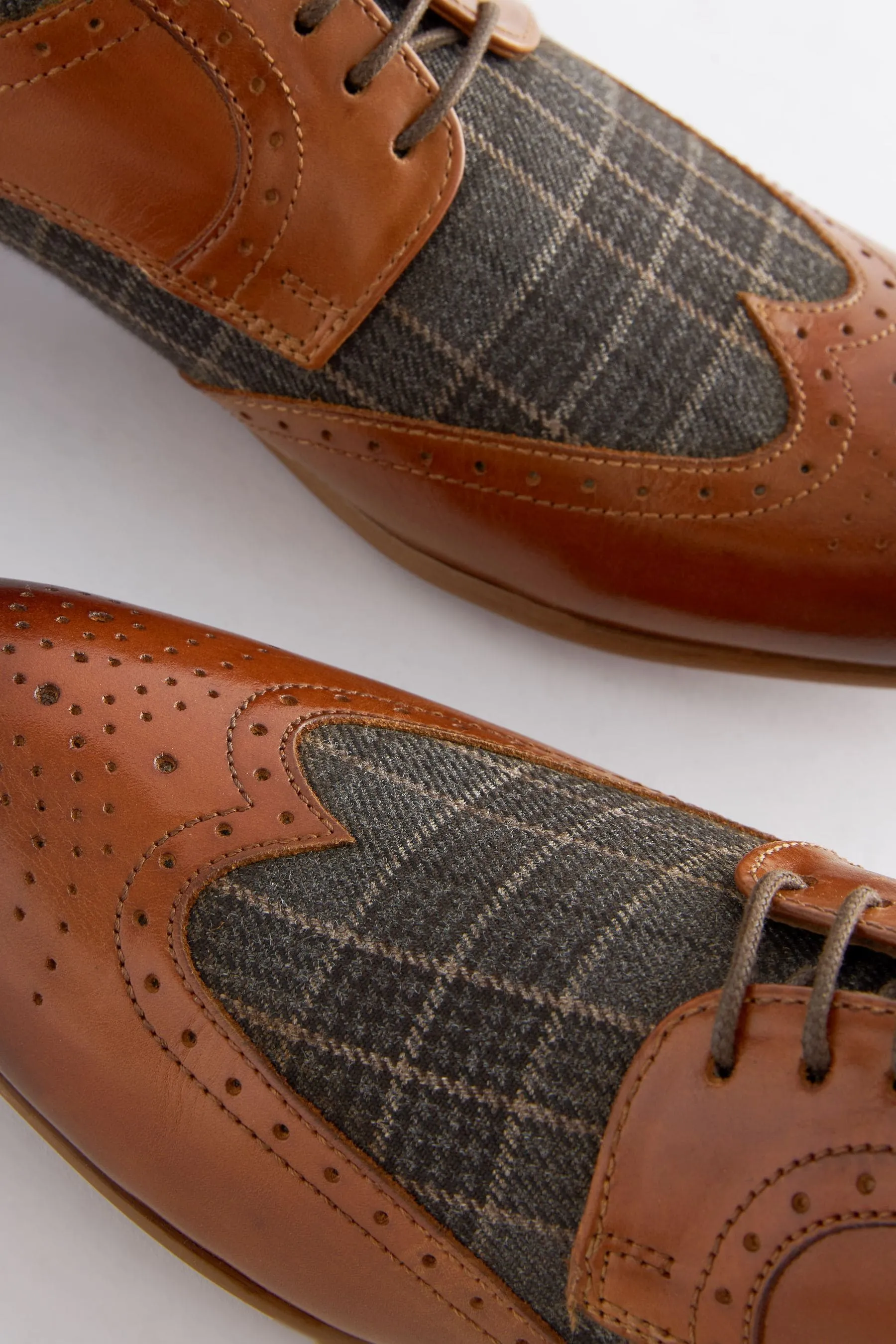 Marrone chiaro   - Scarpe brogue in pelle e A quadri